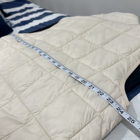 EUC Gap soft puffer vest super comfortable - Picture 12 of 12